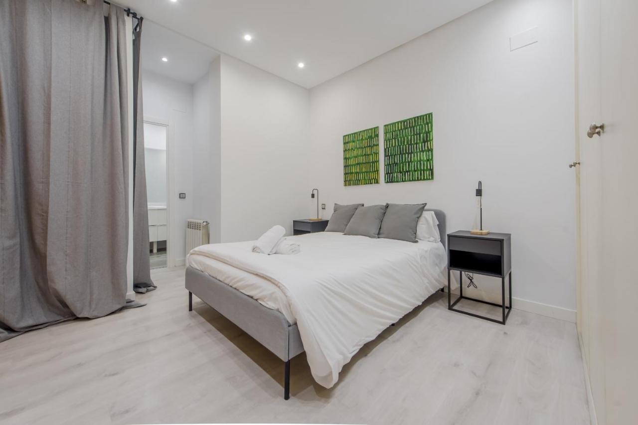 Cool/Soho Style Apt Para 9Pax C/Luciente Madrid Exterior photo