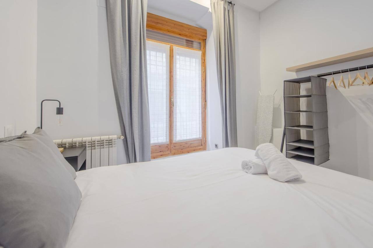 Cool/Soho Style Apt Para 9Pax C/Luciente Madrid Exterior photo