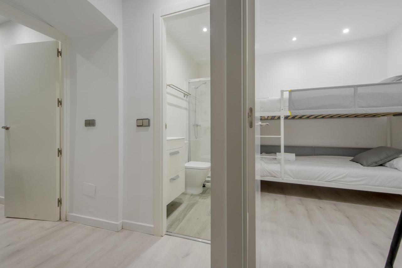 Cool/Soho Style Apt Para 9Pax C/Luciente Madrid Exterior photo